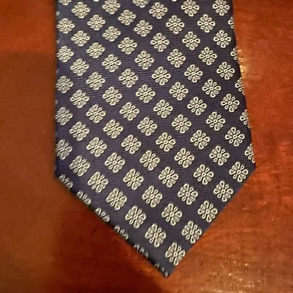 Gianni Italy 100% Silk Handmade Blue White Print Tie 3.25